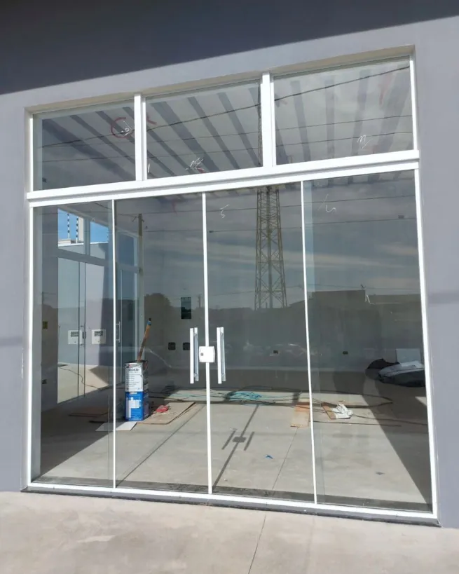 Sacada Porta de vidro para sacada